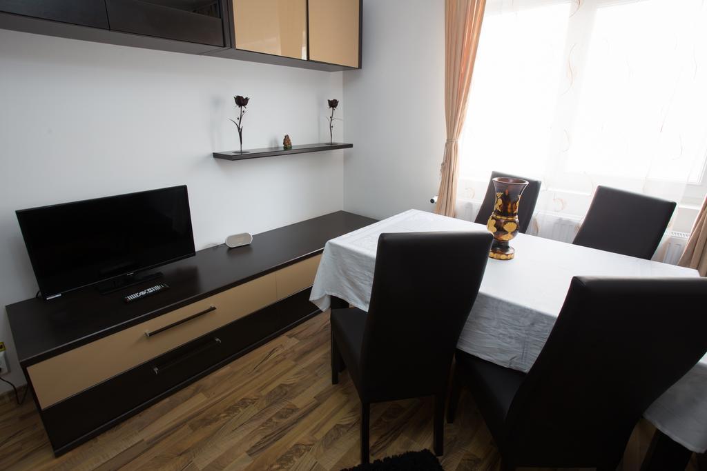 Apartament Confort Буштені Екстер'єр фото
