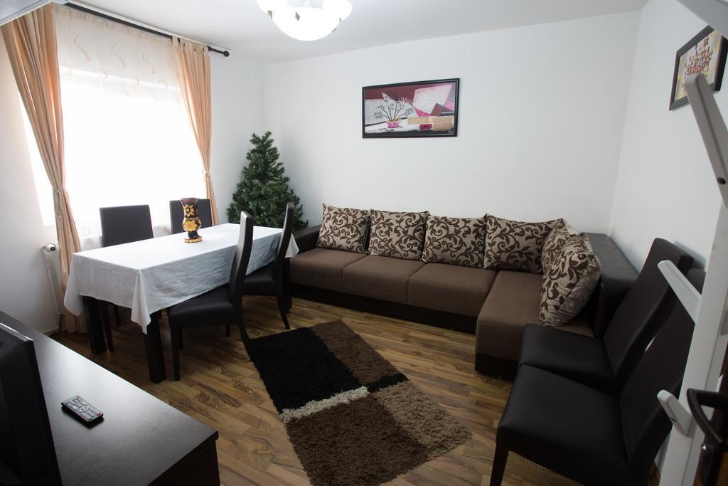 Apartament Confort Буштені Екстер'єр фото