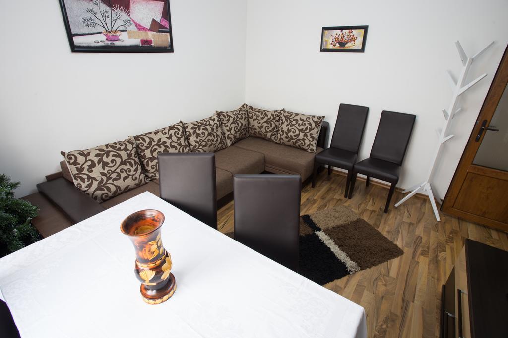 Apartament Confort Буштені Екстер'єр фото